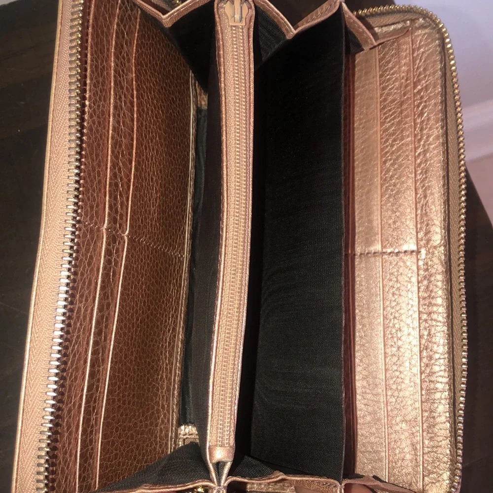 Authentic Gucci Long Wallet - Picture 9 of 14